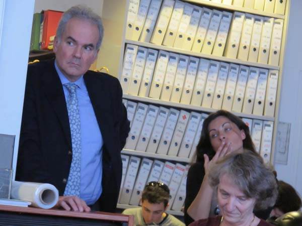 Maitre Valliot écoute les repreneurs
